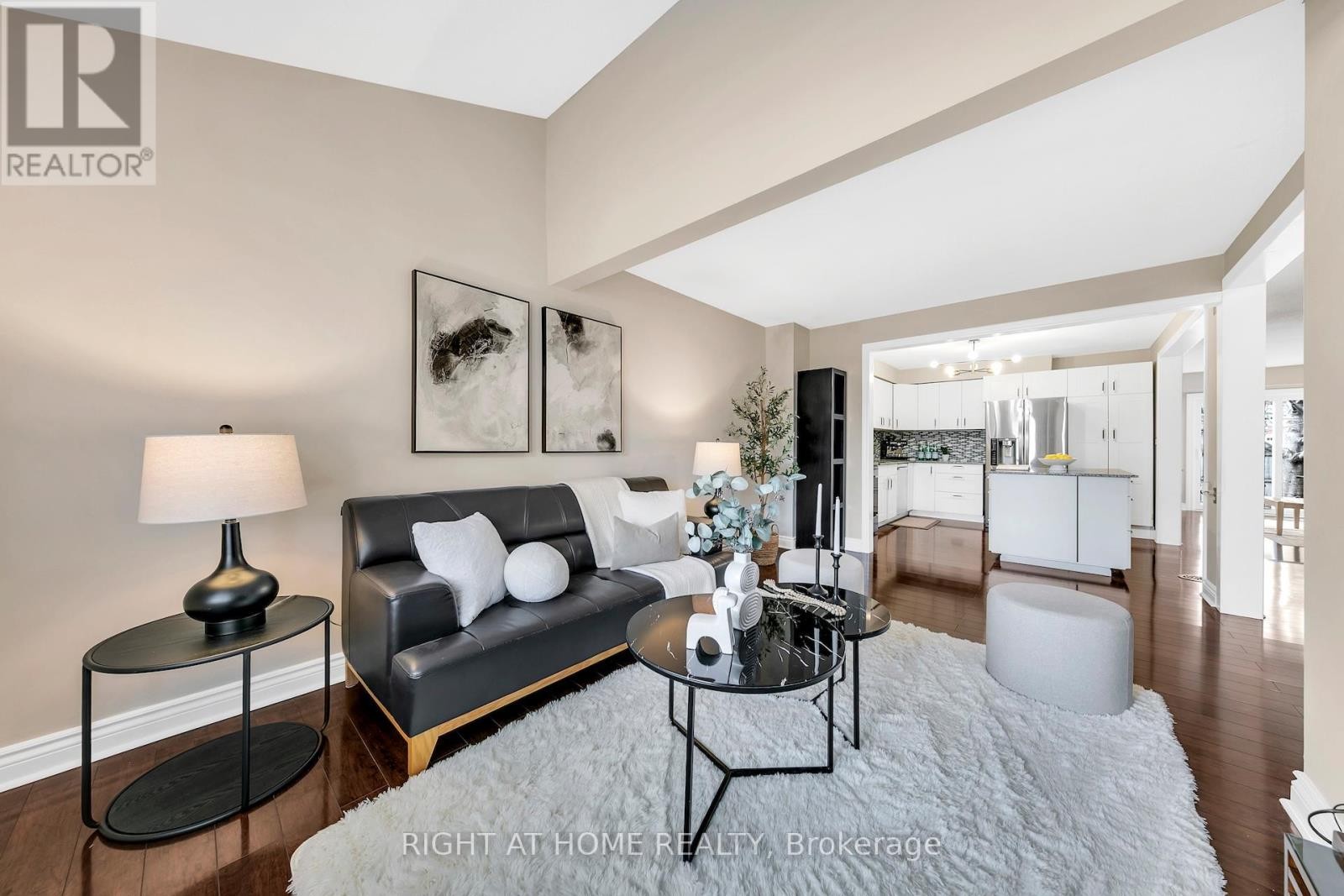 












17 - 1580 LANCASTER DRIVE

,
Oakville (FA Falgarwood),




Ontario
L6H2Z5

