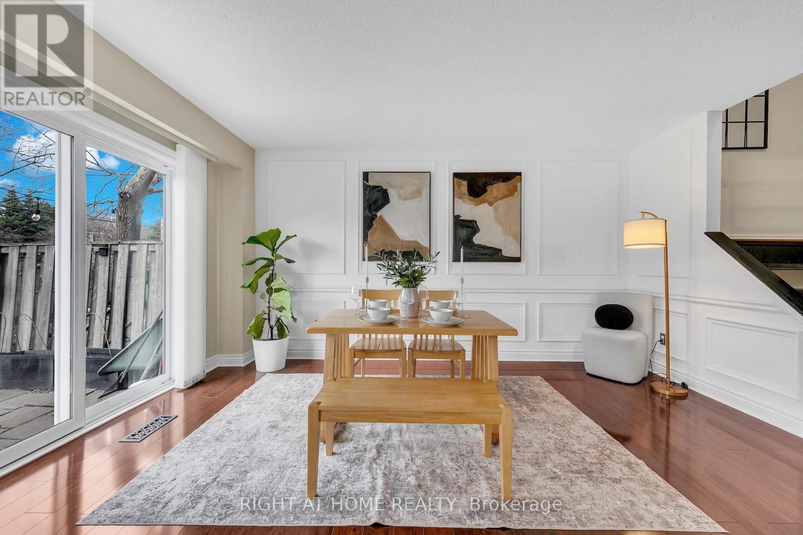 












17 - 1580 LANCASTER DRIVE

,
Oakville (FA Falgarwood),




Ontario
L6H2Z5

