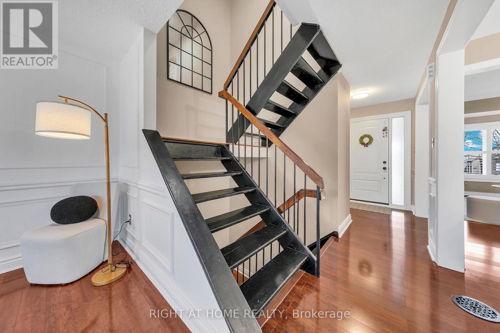 












17 - 1580 LANCASTER DRIVE

,
Oakville (FA Falgarwood),




Ontario
L6H2Z5

