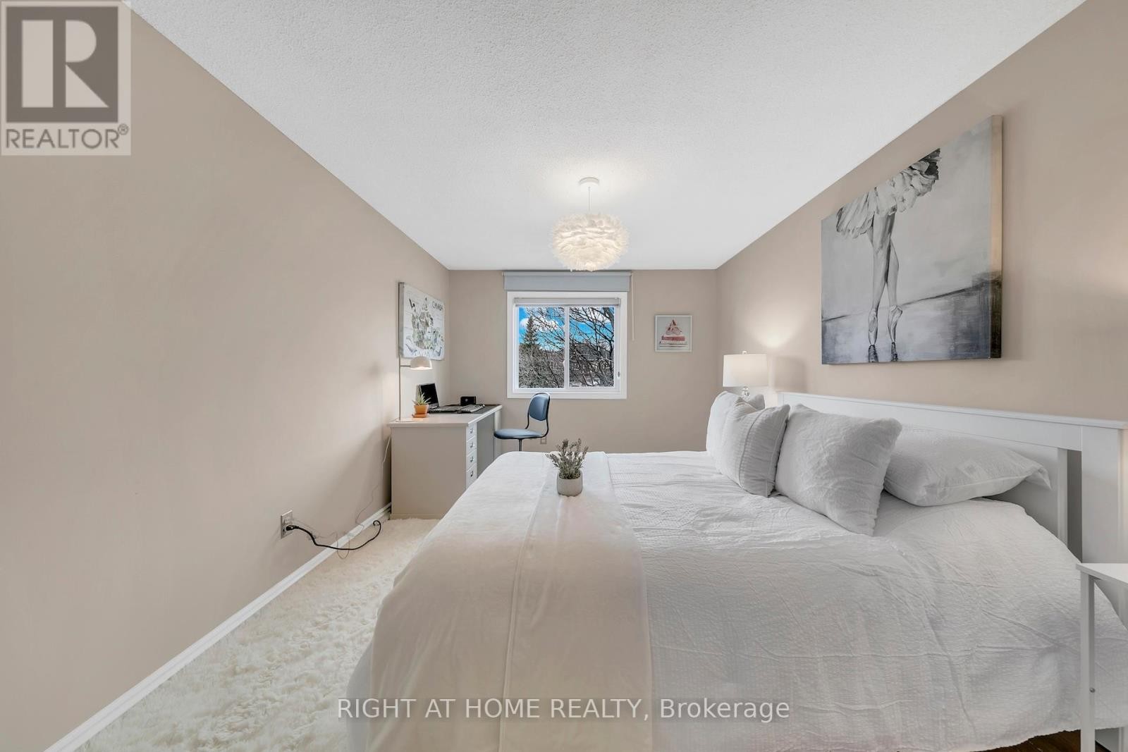 












17 - 1580 LANCASTER DRIVE

,
Oakville (FA Falgarwood),




Ontario
L6H2Z5

