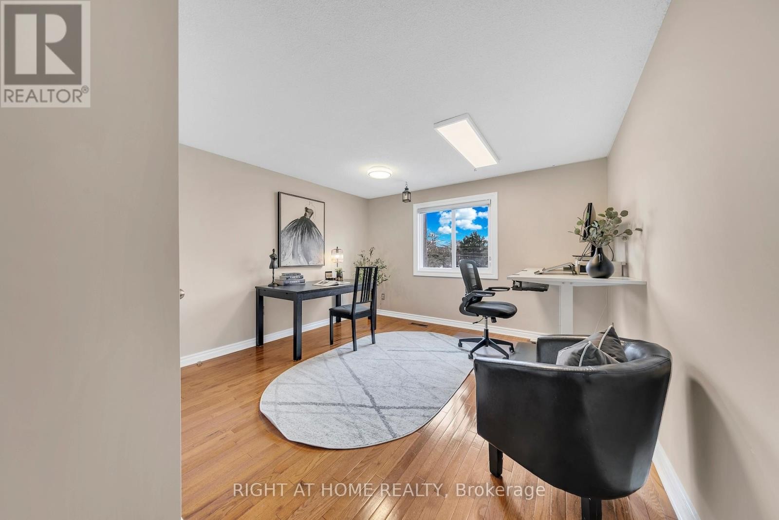 












17 - 1580 LANCASTER DRIVE

,
Oakville (FA Falgarwood),




Ontario
L6H2Z5

