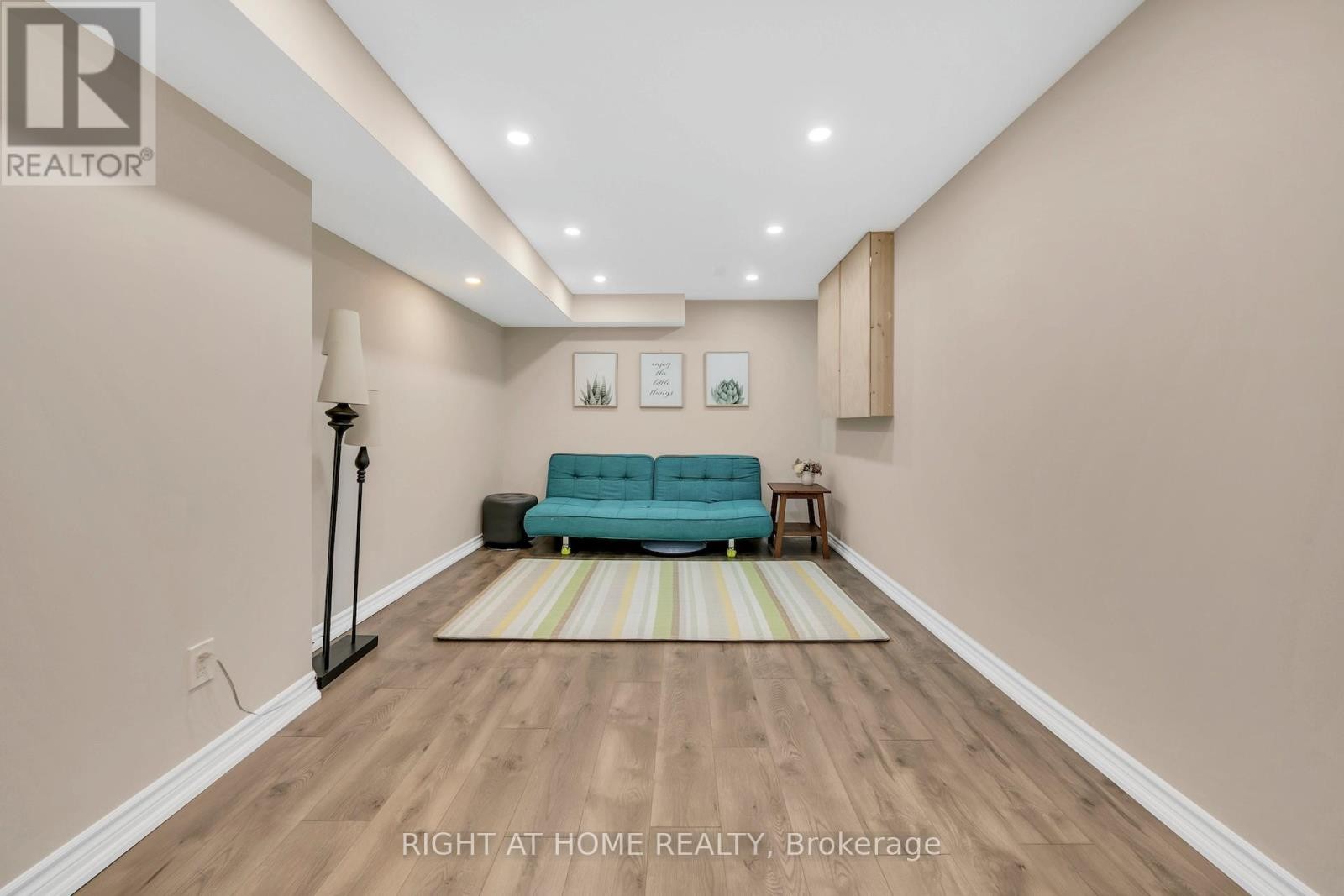 












17 - 1580 LANCASTER DRIVE

,
Oakville (FA Falgarwood),




Ontario
L6H2Z5

