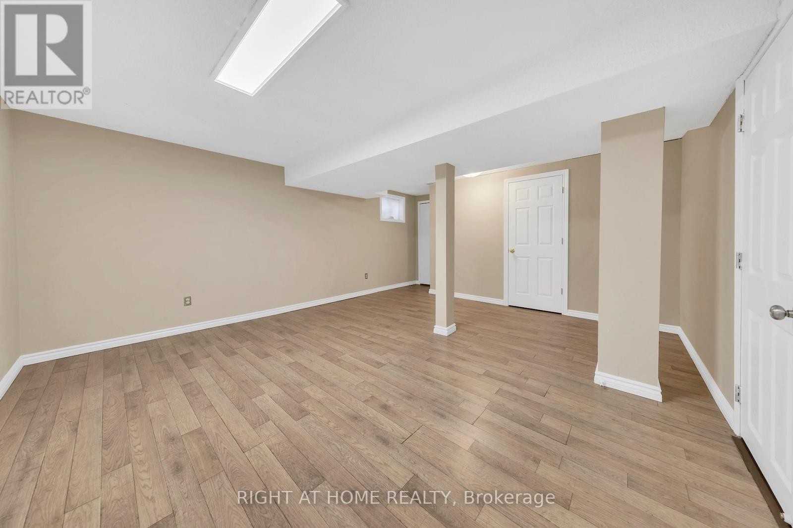 












17 - 1580 LANCASTER DRIVE

,
Oakville (FA Falgarwood),




Ontario
L6H2Z5

