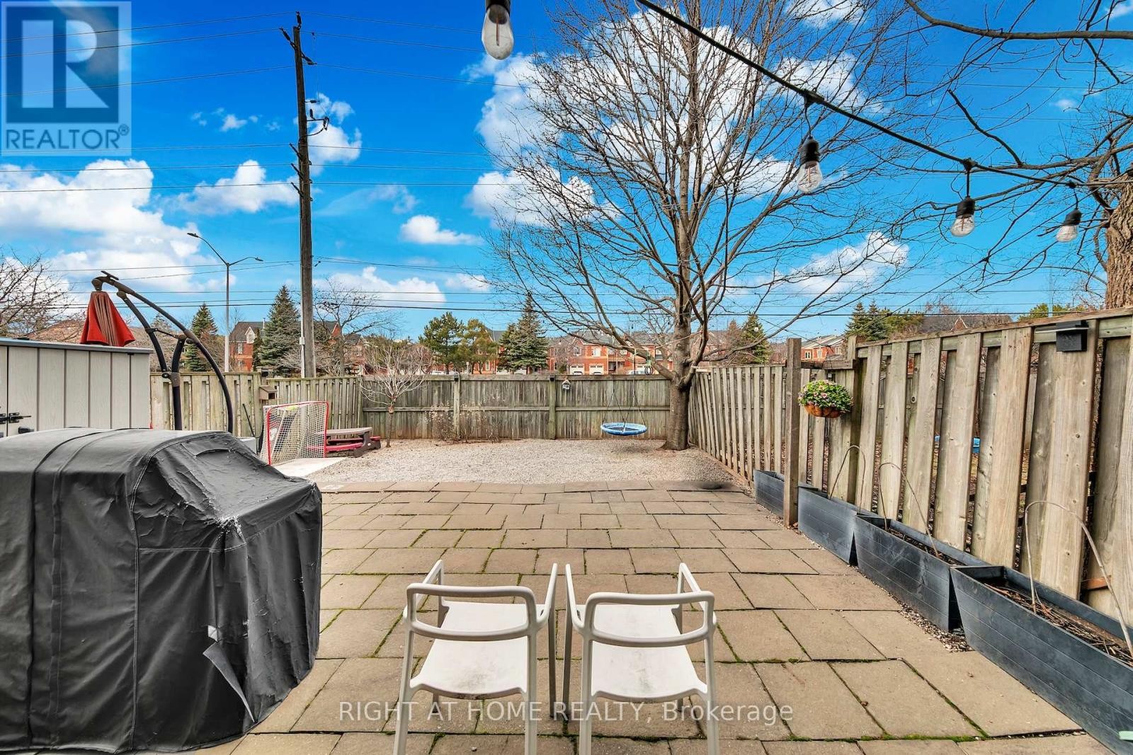 












17 - 1580 LANCASTER DRIVE

,
Oakville (FA Falgarwood),




Ontario
L6H2Z5

