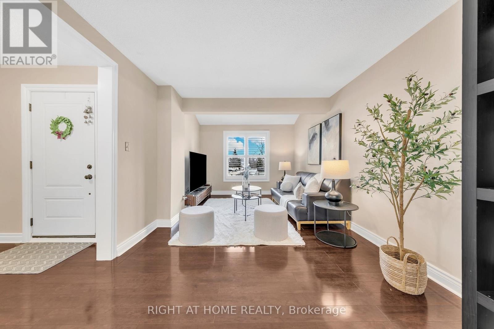 












17 - 1580 LANCASTER DRIVE

,
Oakville (FA Falgarwood),




Ontario
L6H2Z5

