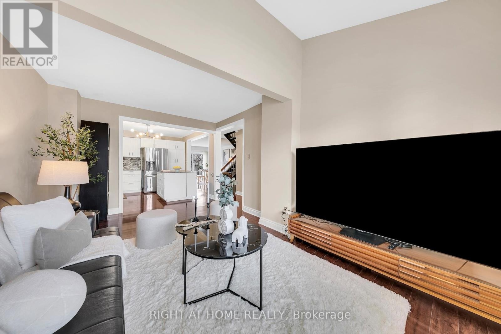 












17 - 1580 LANCASTER DRIVE

,
Oakville (FA Falgarwood),




Ontario
L6H2Z5

