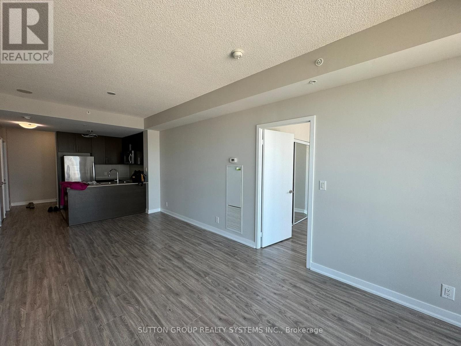 












1912 - 3985 GRAND PARK DRIVE

,
Mississauga (City Centre),




Ontario
L5B0H8

