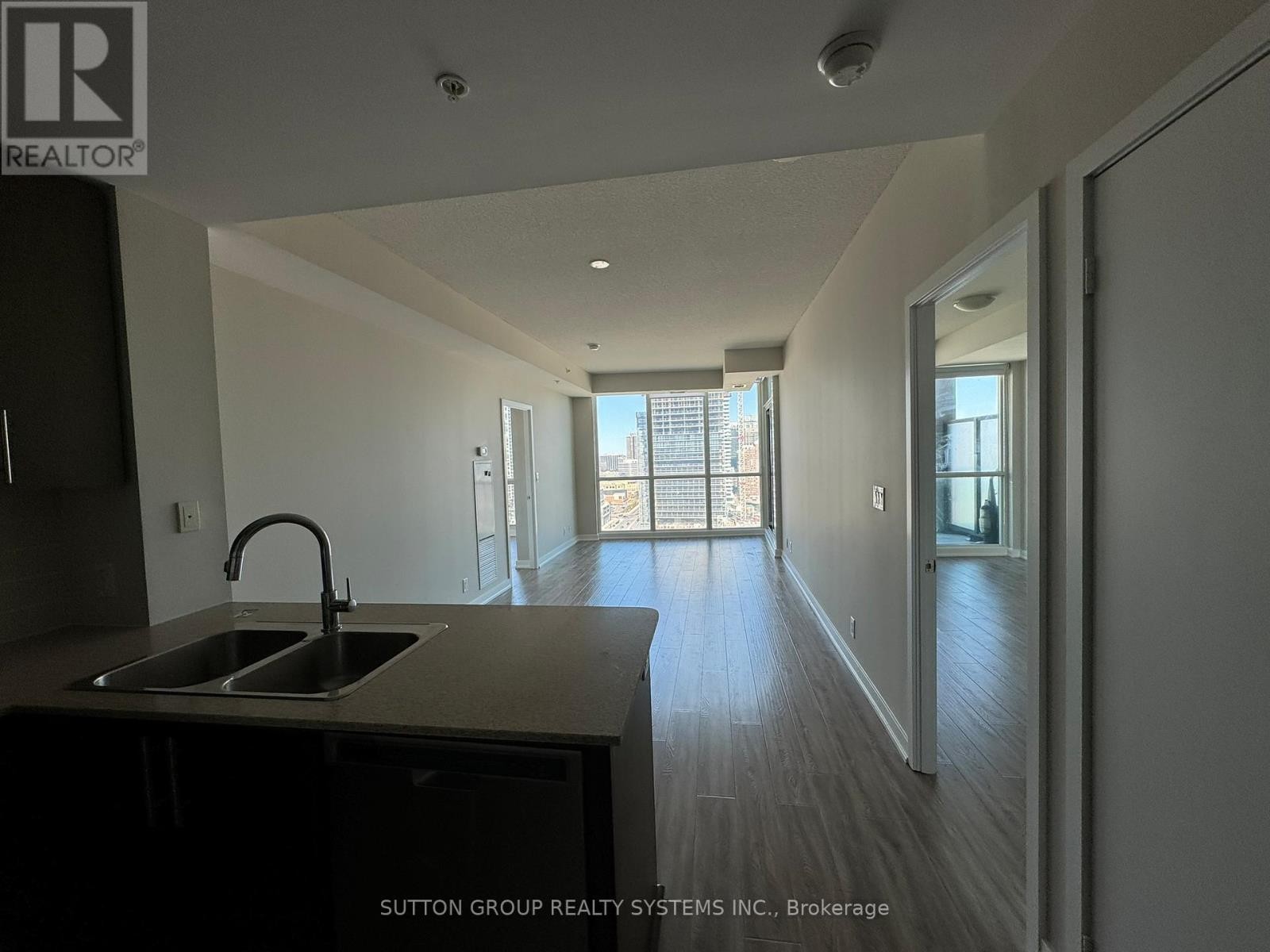 












1912 - 3985 GRAND PARK DRIVE

,
Mississauga (City Centre),




Ontario
L5B0H8

