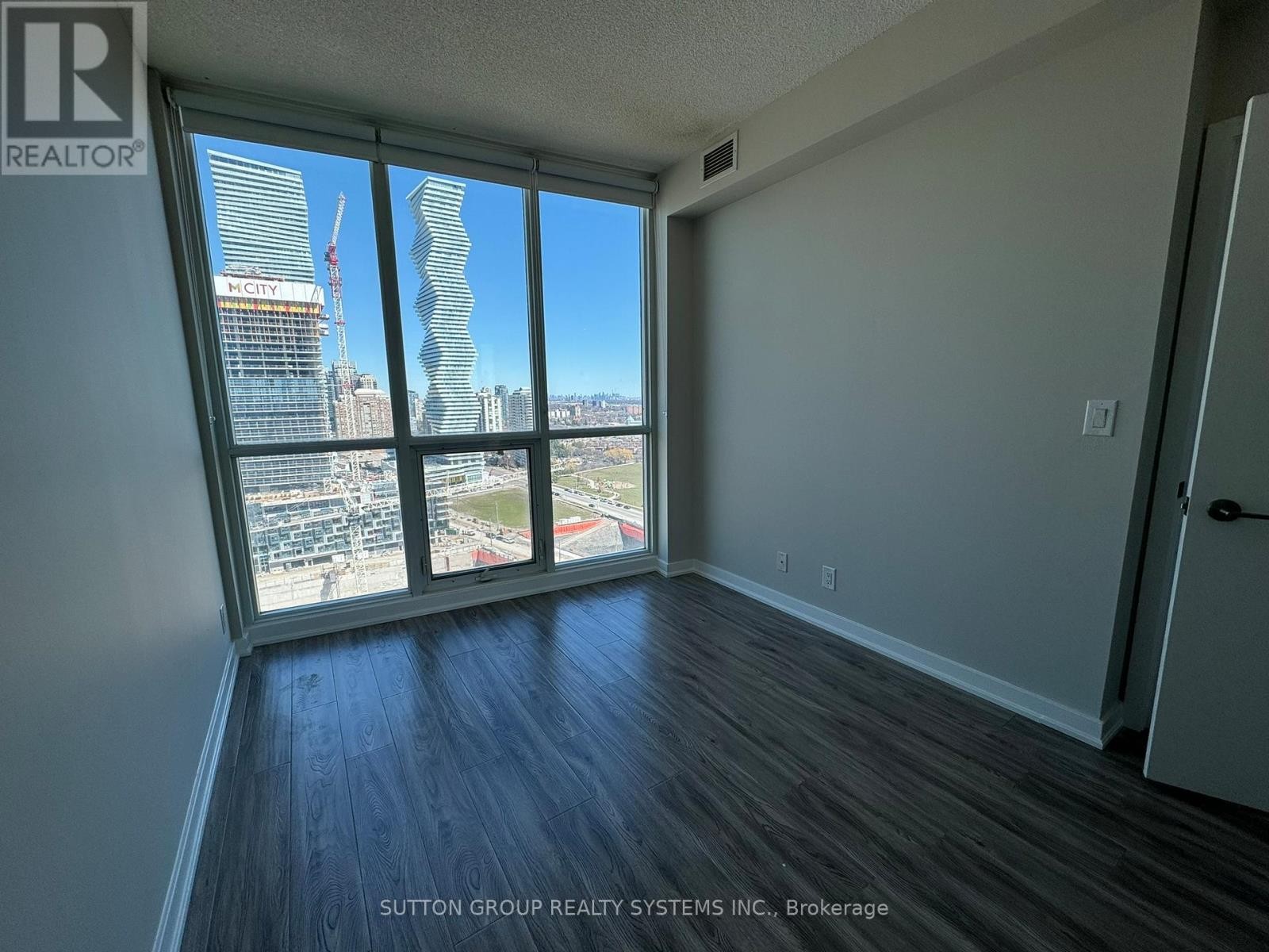 












1912 - 3985 GRAND PARK DRIVE

,
Mississauga (City Centre),




Ontario
L5B0H8

