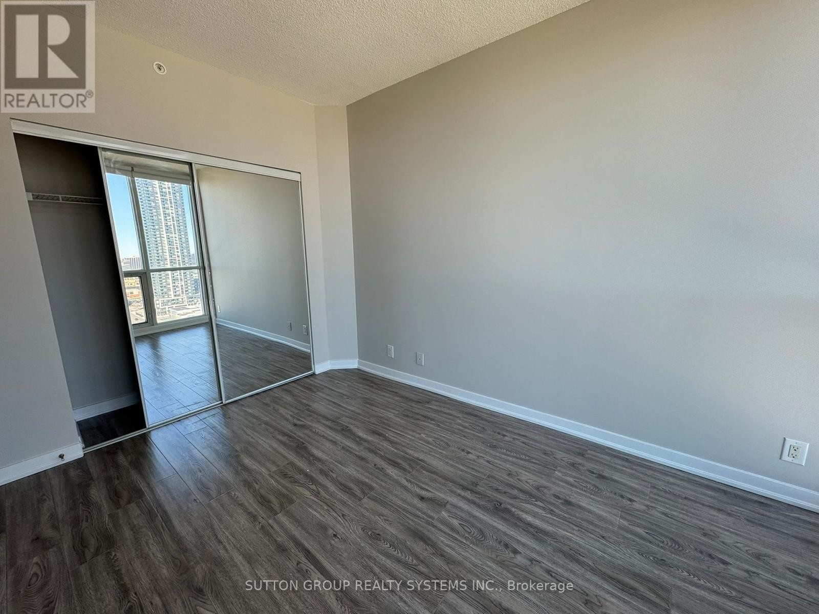 












1912 - 3985 GRAND PARK DRIVE

,
Mississauga (City Centre),




Ontario
L5B0H8

