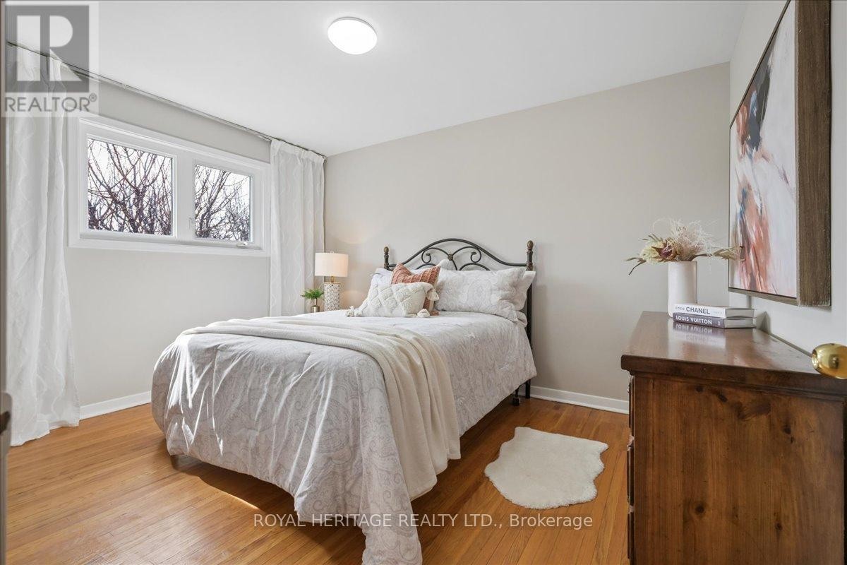 












297 DRIFTWOOD AVENUE

,
Toronto (Black Creek),




Ontario
M3N2N6

