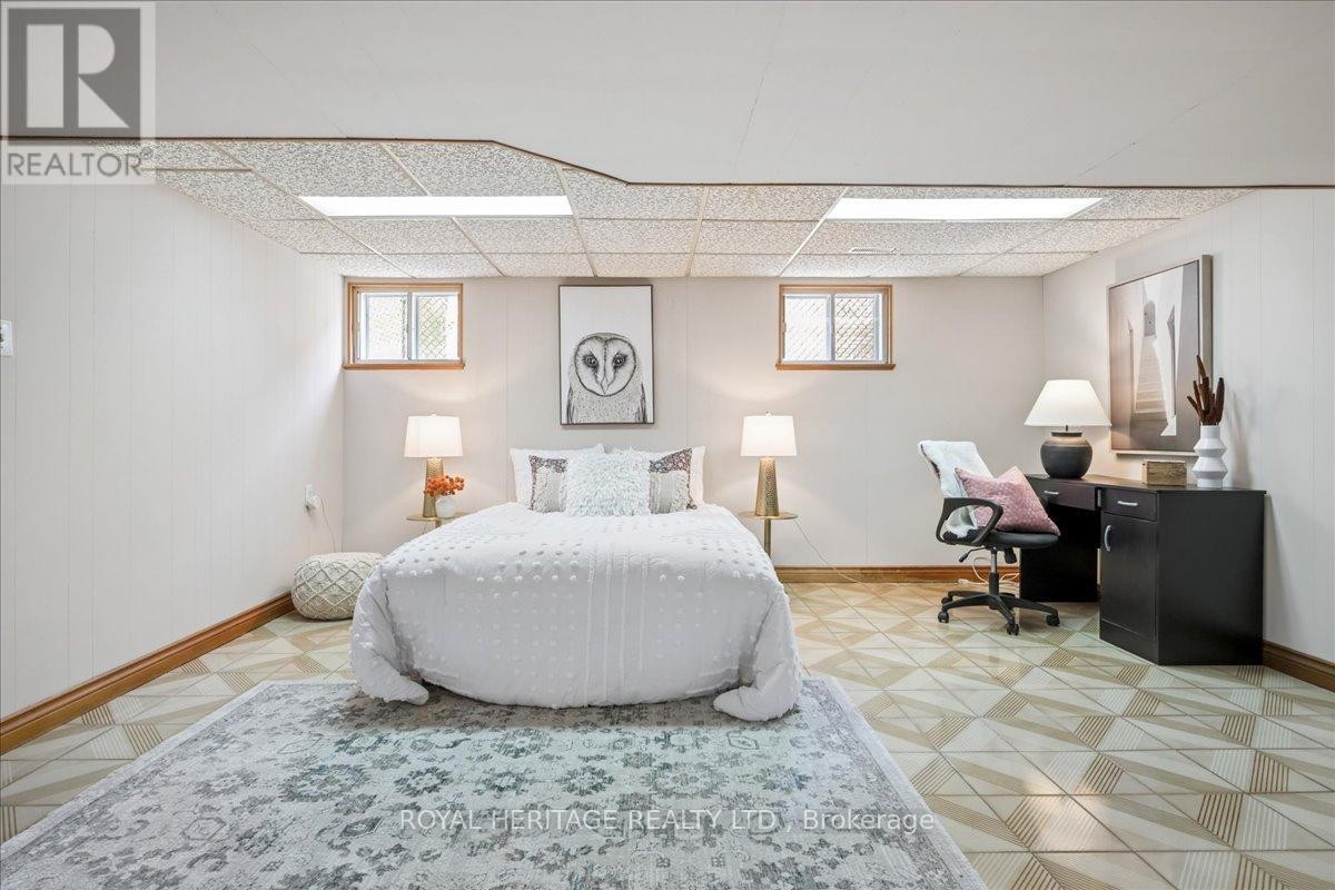 












297 DRIFTWOOD AVENUE

,
Toronto (Black Creek),




Ontario
M3N2N6

