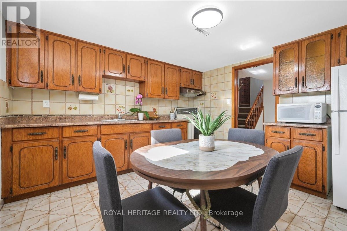 












297 DRIFTWOOD AVENUE

,
Toronto (Black Creek),




Ontario
M3N2N6

