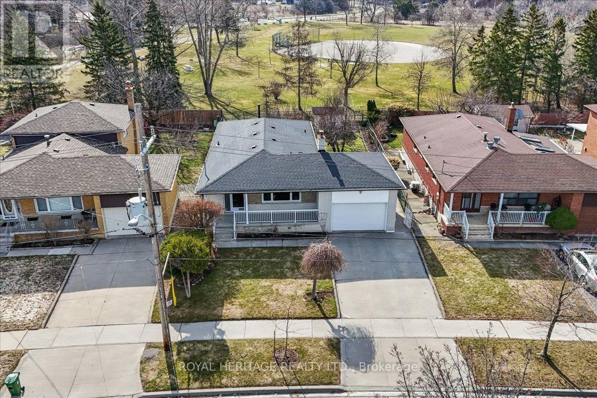 












297 DRIFTWOOD AVENUE

,
Toronto (Black Creek),




Ontario
M3N2N6

