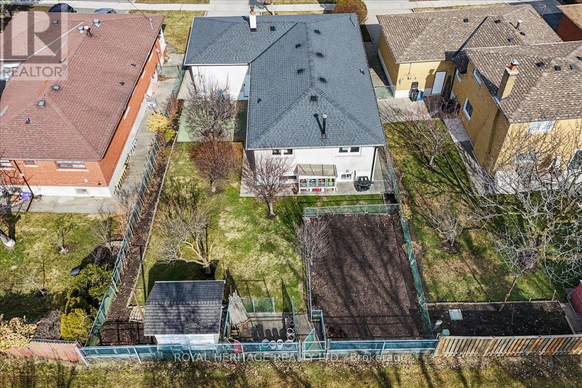 












297 DRIFTWOOD AVENUE

,
Toronto (Black Creek),




Ontario
M3N2N6

