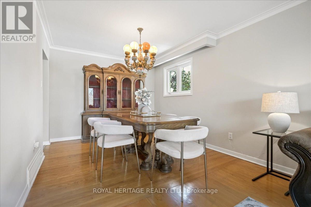 












297 DRIFTWOOD AVENUE

,
Toronto (Black Creek),




Ontario
M3N2N6

