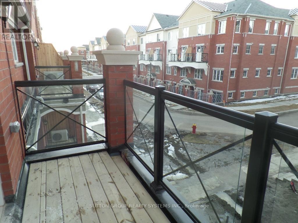 












8 - 2472 POST ROAD

,
Oakville (RO River Oaks),




Ontario
L6H0K1

