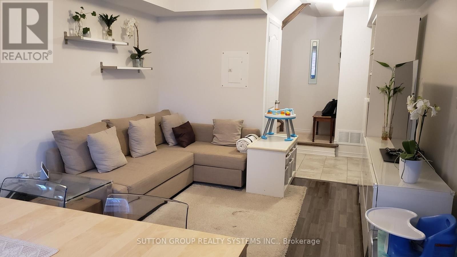 












8 - 2472 POST ROAD

,
Oakville (RO River Oaks),




Ontario
L6H0K1

