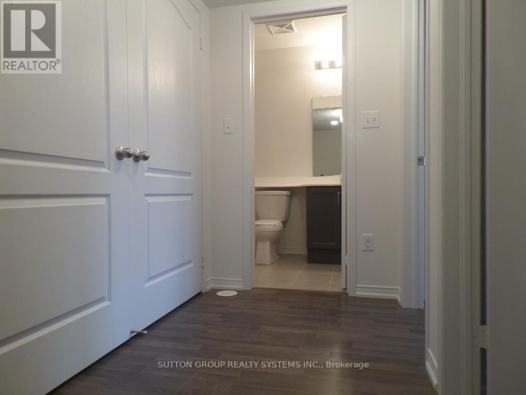 












8 - 2472 POST ROAD

,
Oakville (RO River Oaks),




Ontario
L6H0K1

