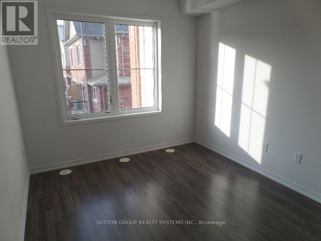 












8 - 2472 POST ROAD

,
Oakville (RO River Oaks),




Ontario
L6H0K1

