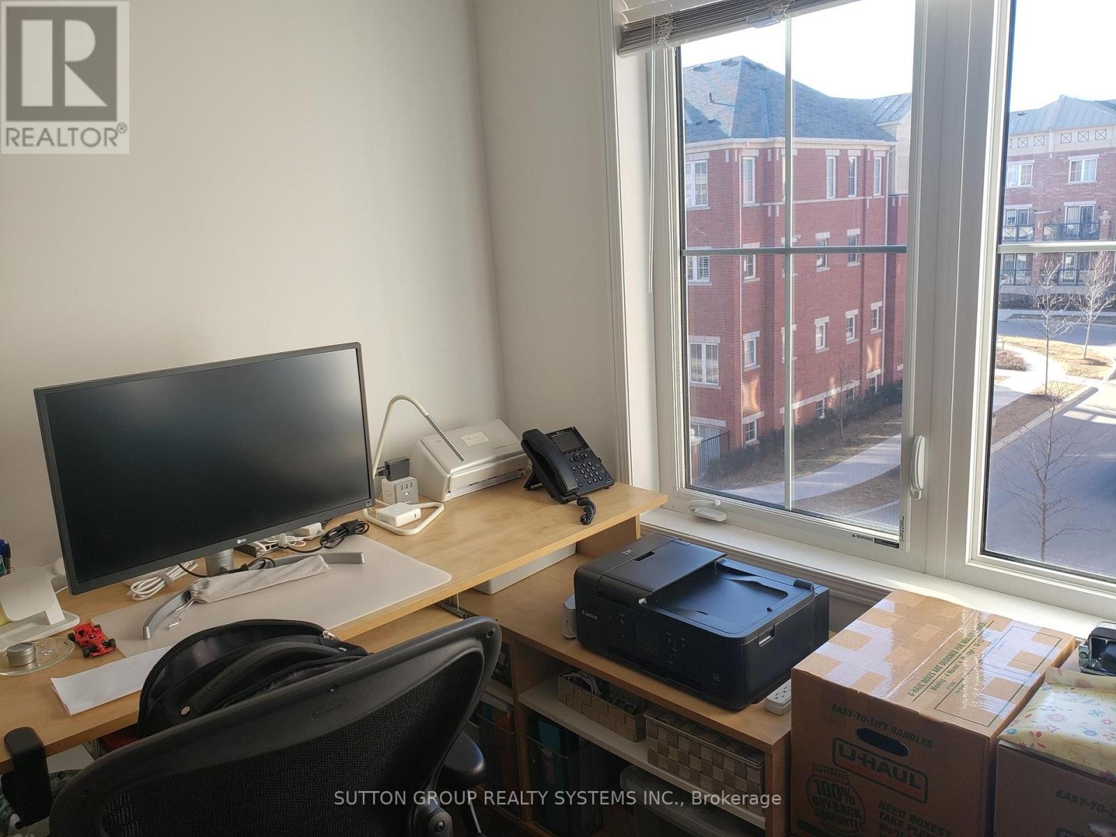 












8 - 2472 POST ROAD

,
Oakville (RO River Oaks),




Ontario
L6H0K1

