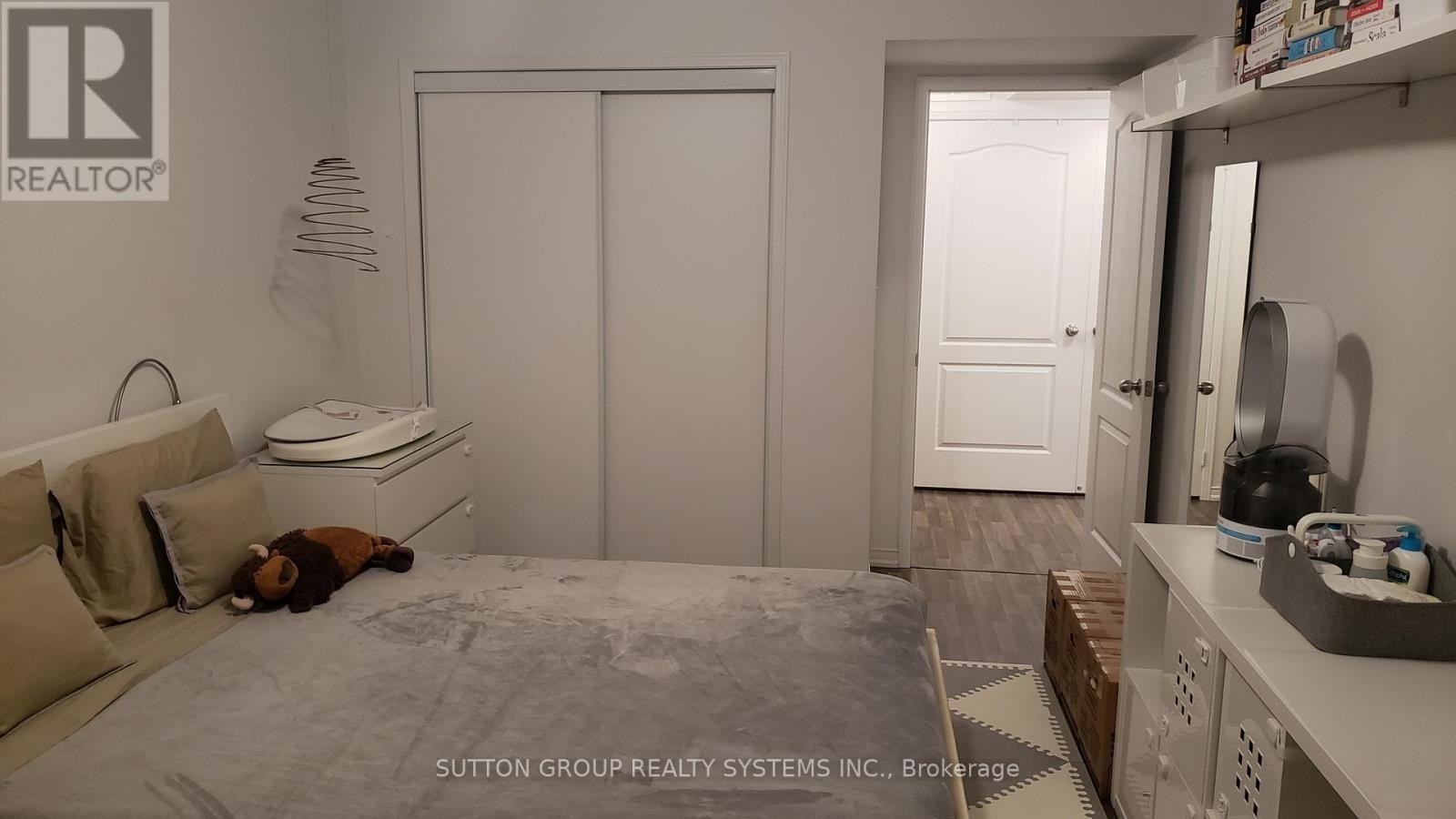 












8 - 2472 POST ROAD

,
Oakville (RO River Oaks),




Ontario
L6H0K1

