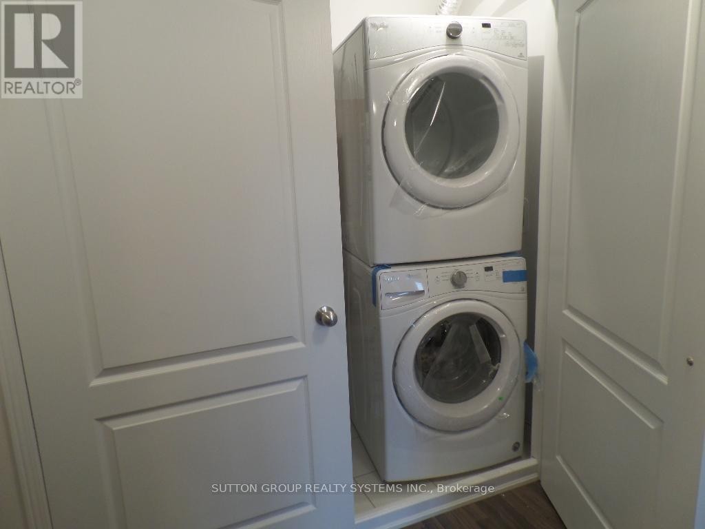 












8 - 2472 POST ROAD

,
Oakville (RO River Oaks),




Ontario
L6H0K1

