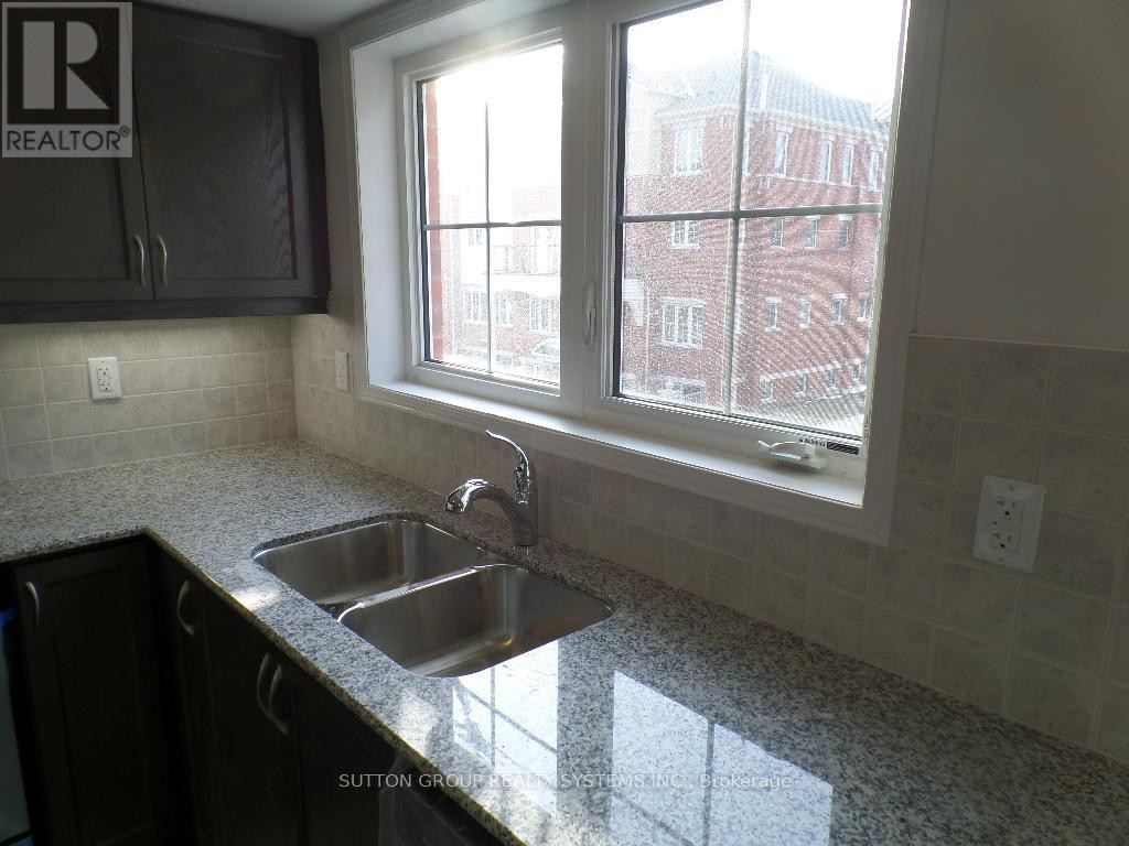 












8 - 2472 POST ROAD

,
Oakville (RO River Oaks),




Ontario
L6H0K1

