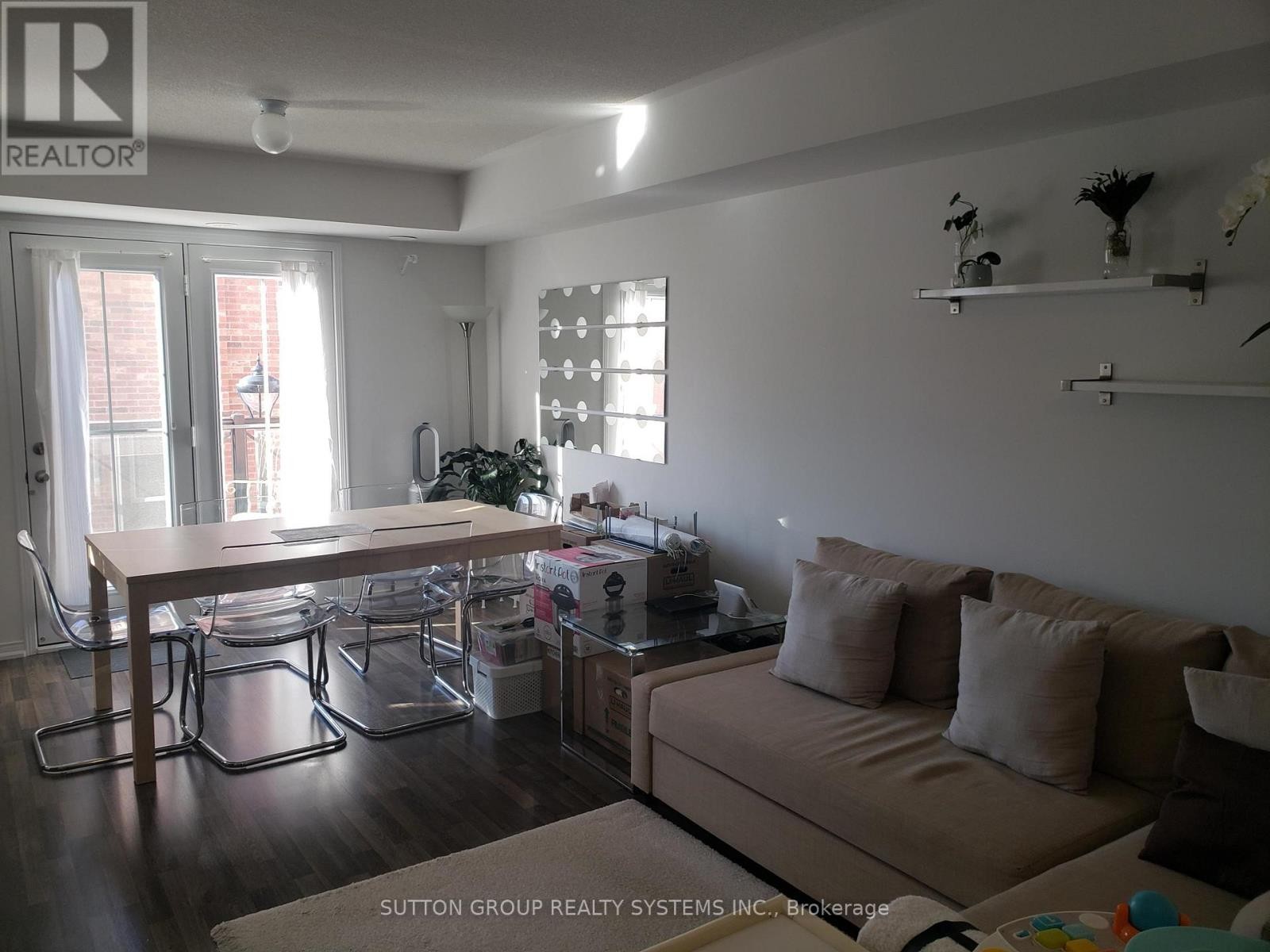 












8 - 2472 POST ROAD

,
Oakville (RO River Oaks),




Ontario
L6H0K1

