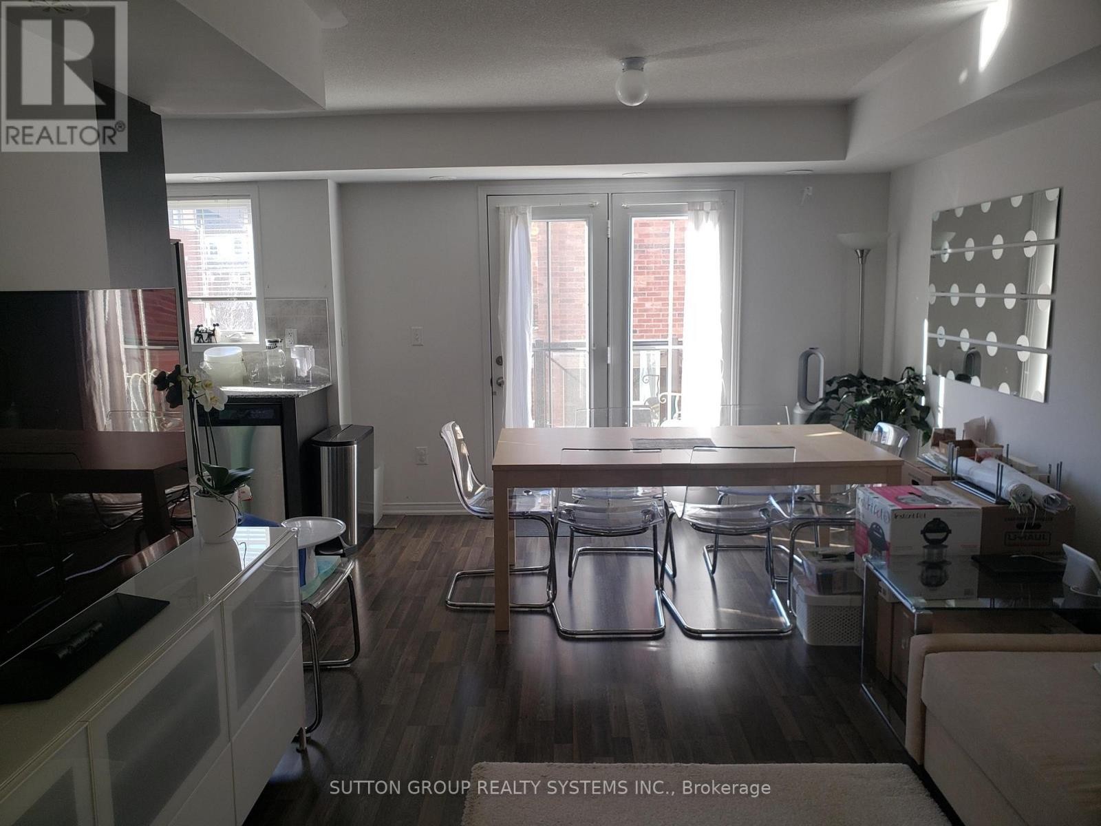 












8 - 2472 POST ROAD

,
Oakville (RO River Oaks),




Ontario
L6H0K1

