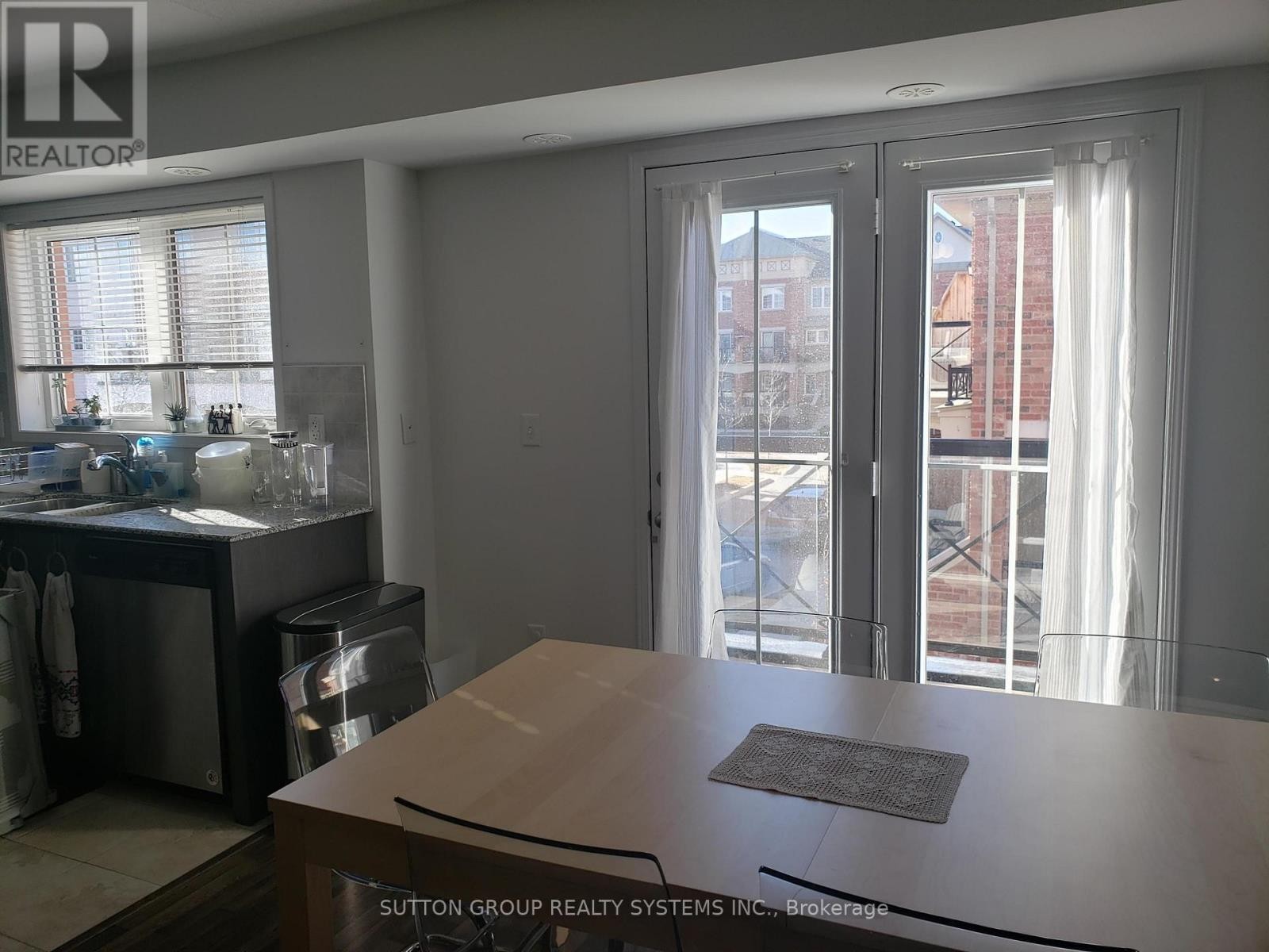 












8 - 2472 POST ROAD

,
Oakville (RO River Oaks),




Ontario
L6H0K1

