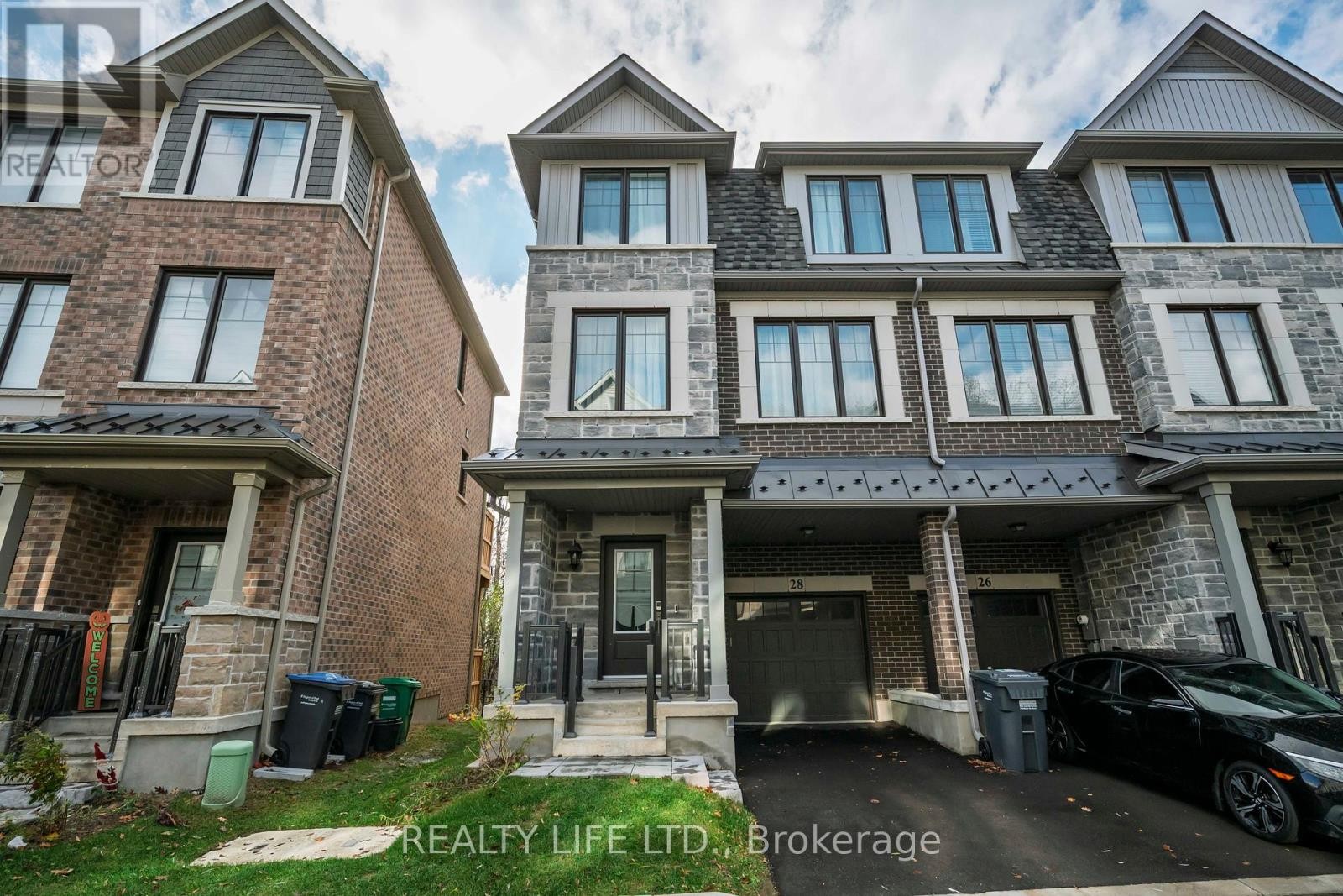 












28 FOLCROFT STREET

,
Brampton (Credit Valley),




Ontario
L6Y6L3

