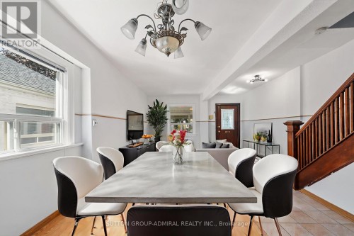 Virtually staged photo