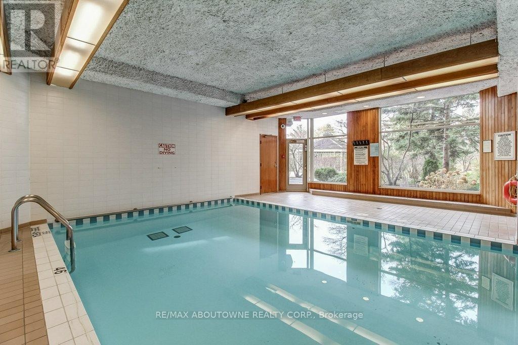 












519 - 2511 LAKESHORE ROAD W

,
Oakville (BR Bronte),




Ontario
L6L6L9

