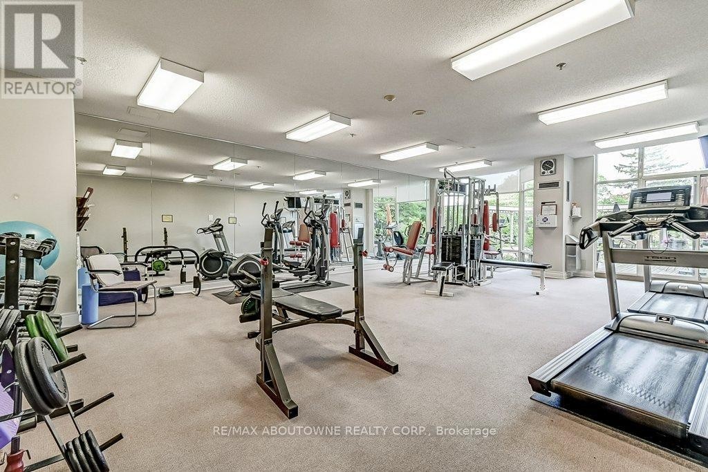 












519 - 2511 LAKESHORE ROAD W

,
Oakville (BR Bronte),




Ontario
L6L6L9

