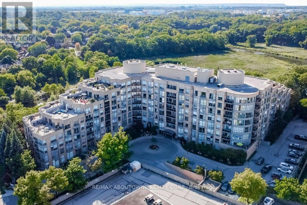 












519 - 2511 LAKESHORE ROAD W

,
Oakville (BR Bronte),




Ontario
L6L6L9

