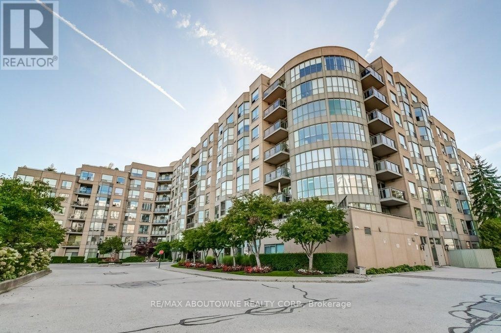 












519 - 2511 LAKESHORE ROAD W

,
Oakville (BR Bronte),




Ontario
L6L6L9

