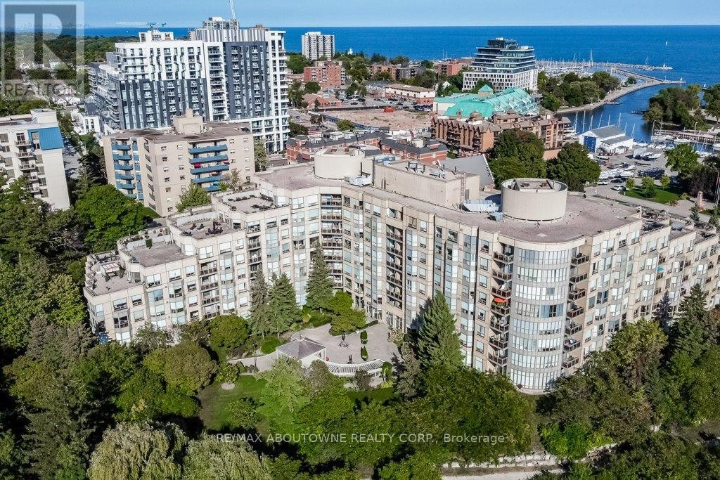 












519 - 2511 LAKESHORE ROAD W

,
Oakville (BR Bronte),




Ontario
L6L6L9

