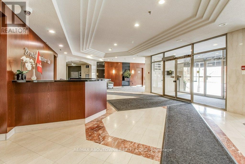 












519 - 2511 LAKESHORE ROAD W

,
Oakville (BR Bronte),




Ontario
L6L6L9

