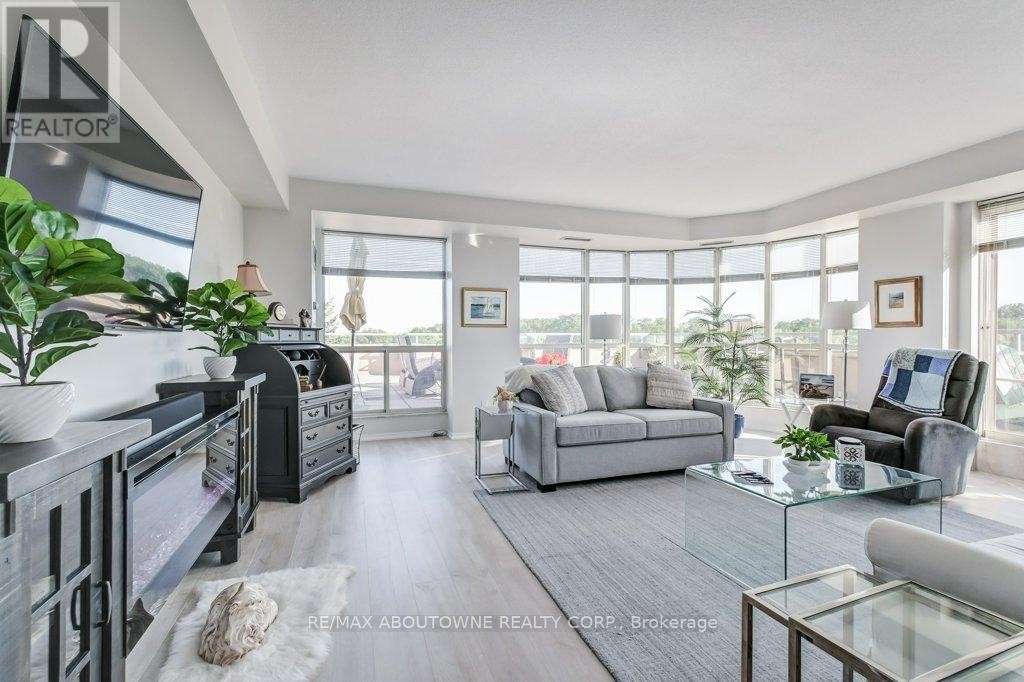 












519 - 2511 LAKESHORE ROAD W

,
Oakville (BR Bronte),




Ontario
L6L6L9

