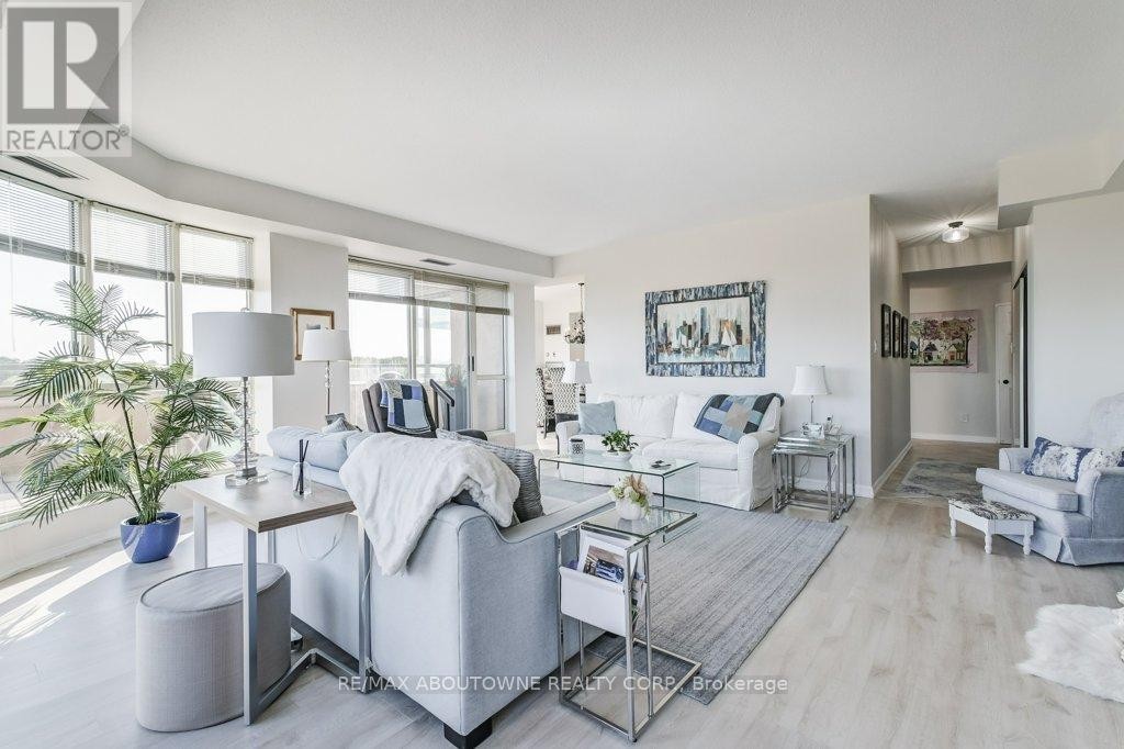 












519 - 2511 LAKESHORE ROAD W

,
Oakville (BR Bronte),




Ontario
L6L6L9

