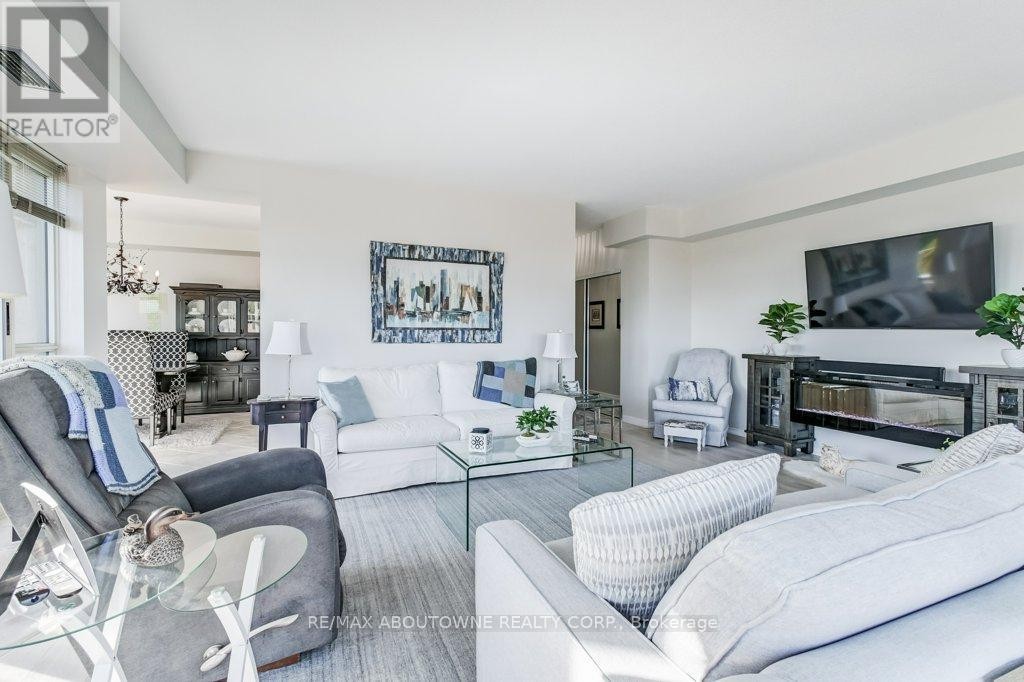 












519 - 2511 LAKESHORE ROAD W

,
Oakville (BR Bronte),




Ontario
L6L6L9

