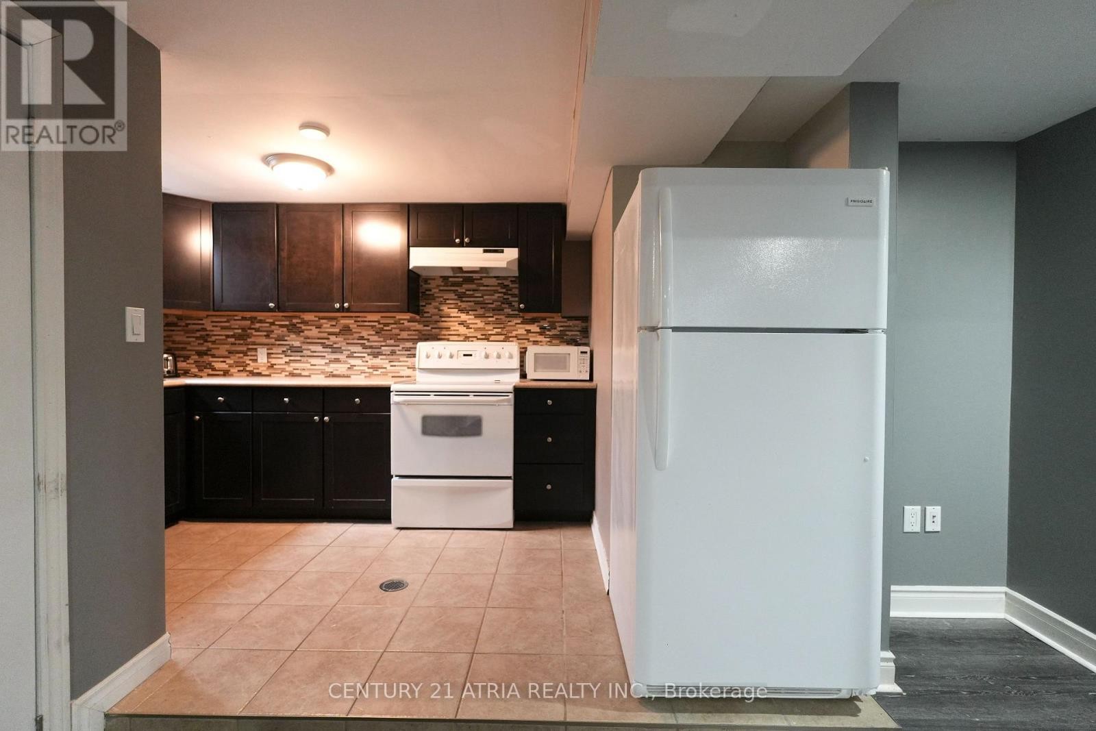 












36 LANSING SQUARE

,
Brampton (Heart Lake West),




Ontario
L6Z1E6

