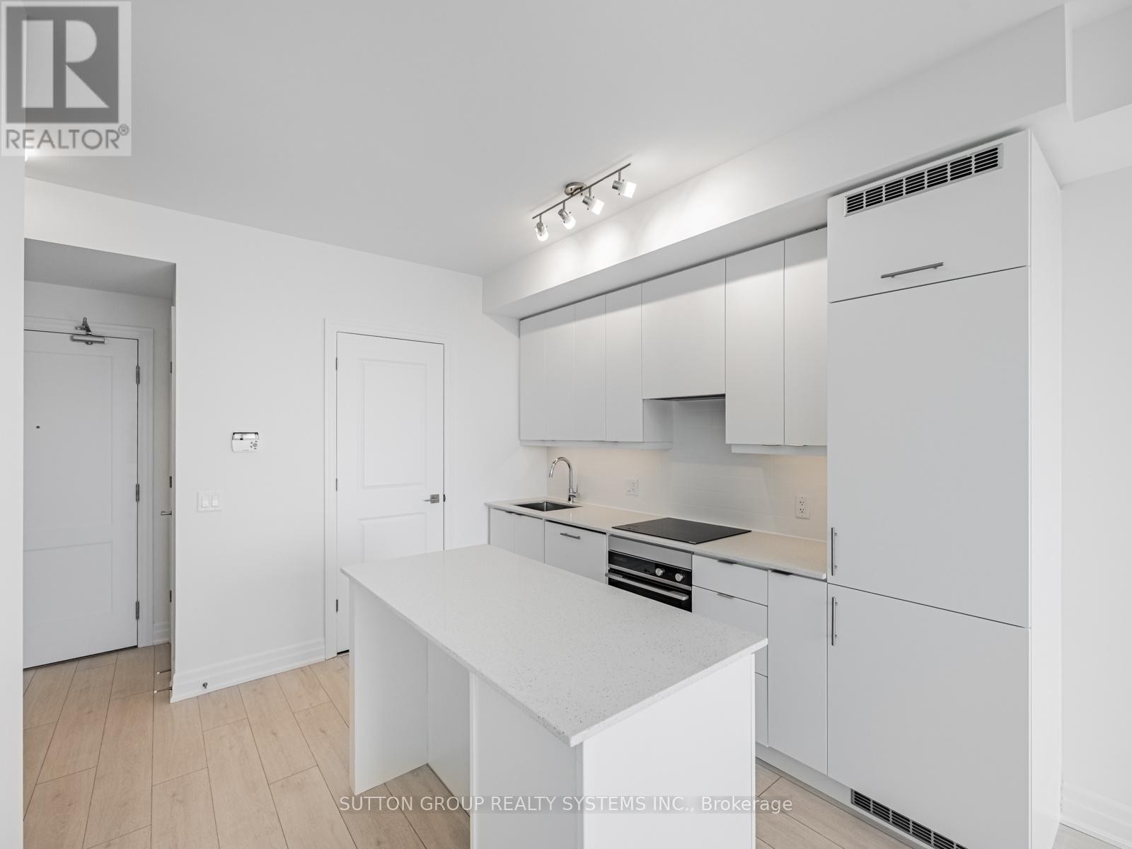 












3805 - 30 ELM DRIVE W

,
Mississauga (City Centre),




Ontario
L5B0N6

