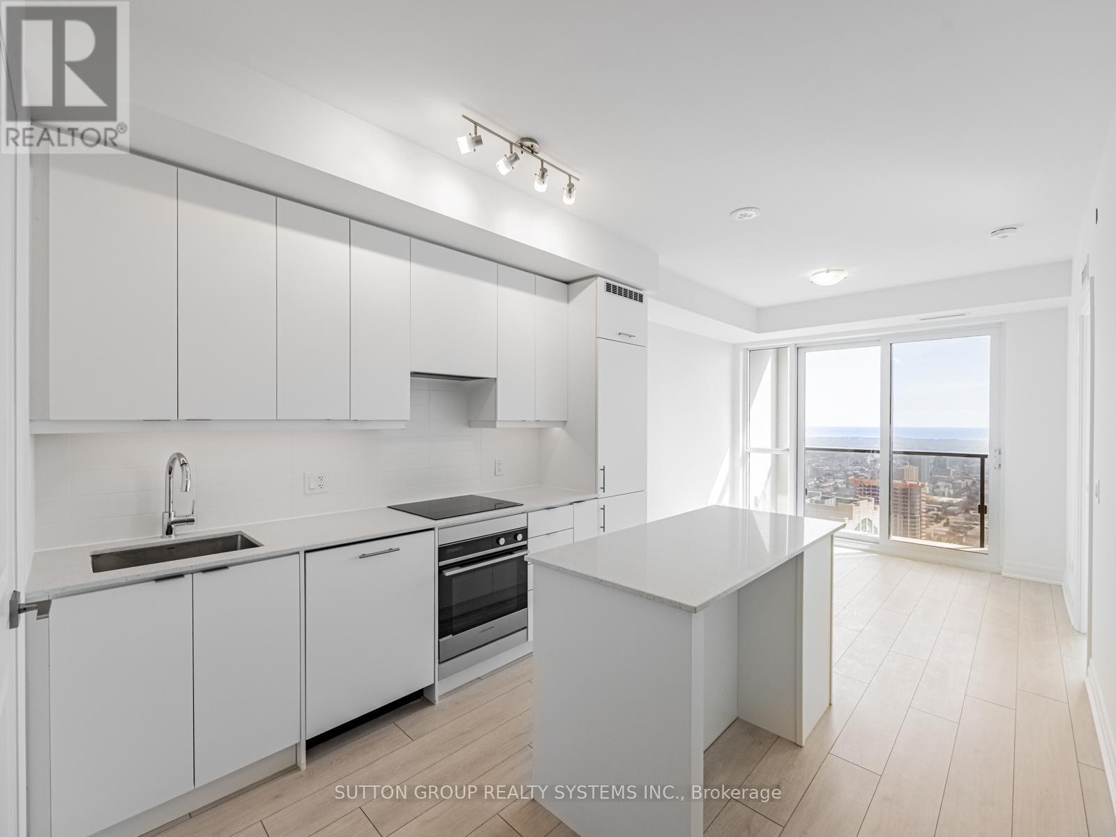 












3805 - 30 ELM DRIVE W

,
Mississauga (City Centre),




Ontario
L5B0N6

