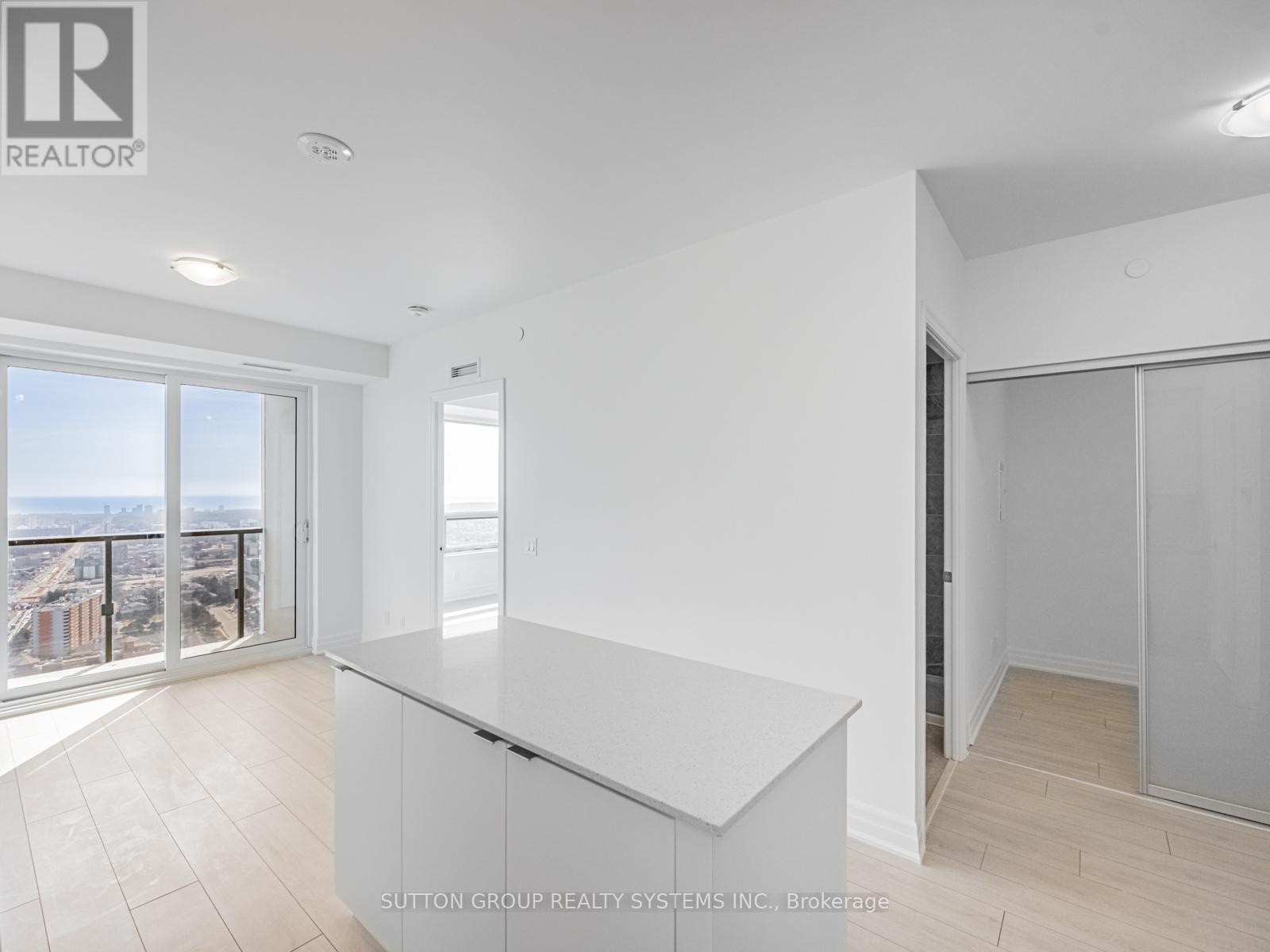 












3805 - 30 ELM DRIVE W

,
Mississauga (City Centre),




Ontario
L5B0N6

