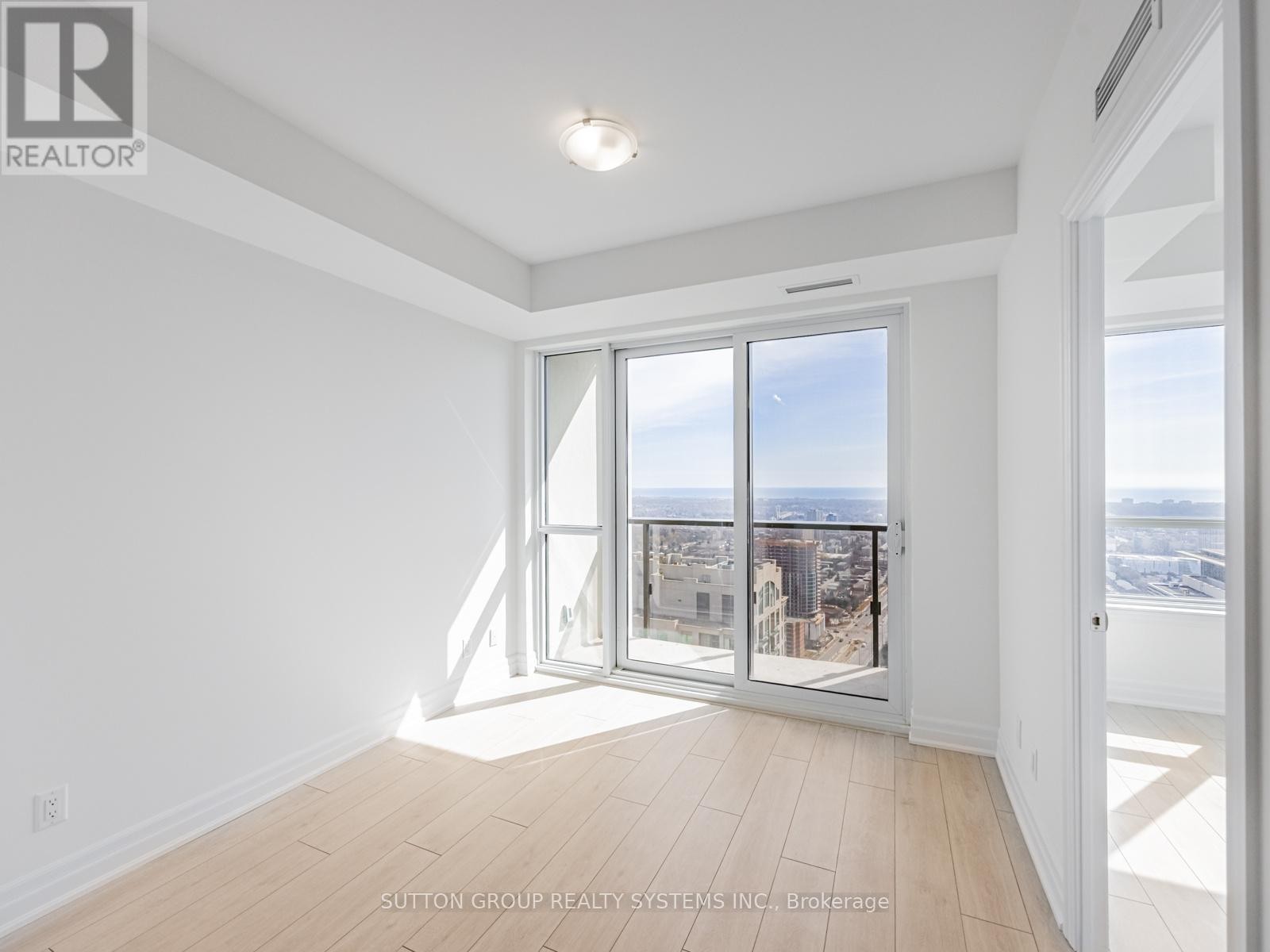 












3805 - 30 ELM DRIVE W

,
Mississauga (City Centre),




Ontario
L5B0N6

