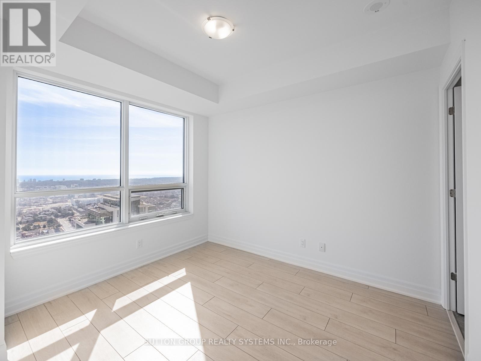 












3805 - 30 ELM DRIVE W

,
Mississauga (City Centre),




Ontario
L5B0N6

