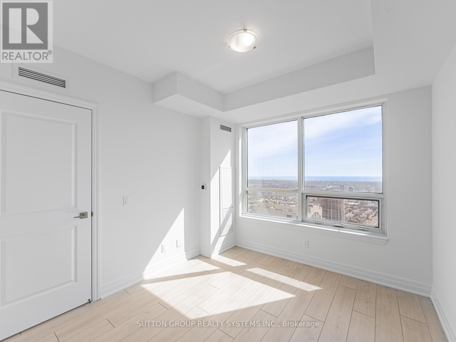 












3805 - 30 ELM DRIVE W

,
Mississauga (City Centre),




Ontario
L5B0N6

