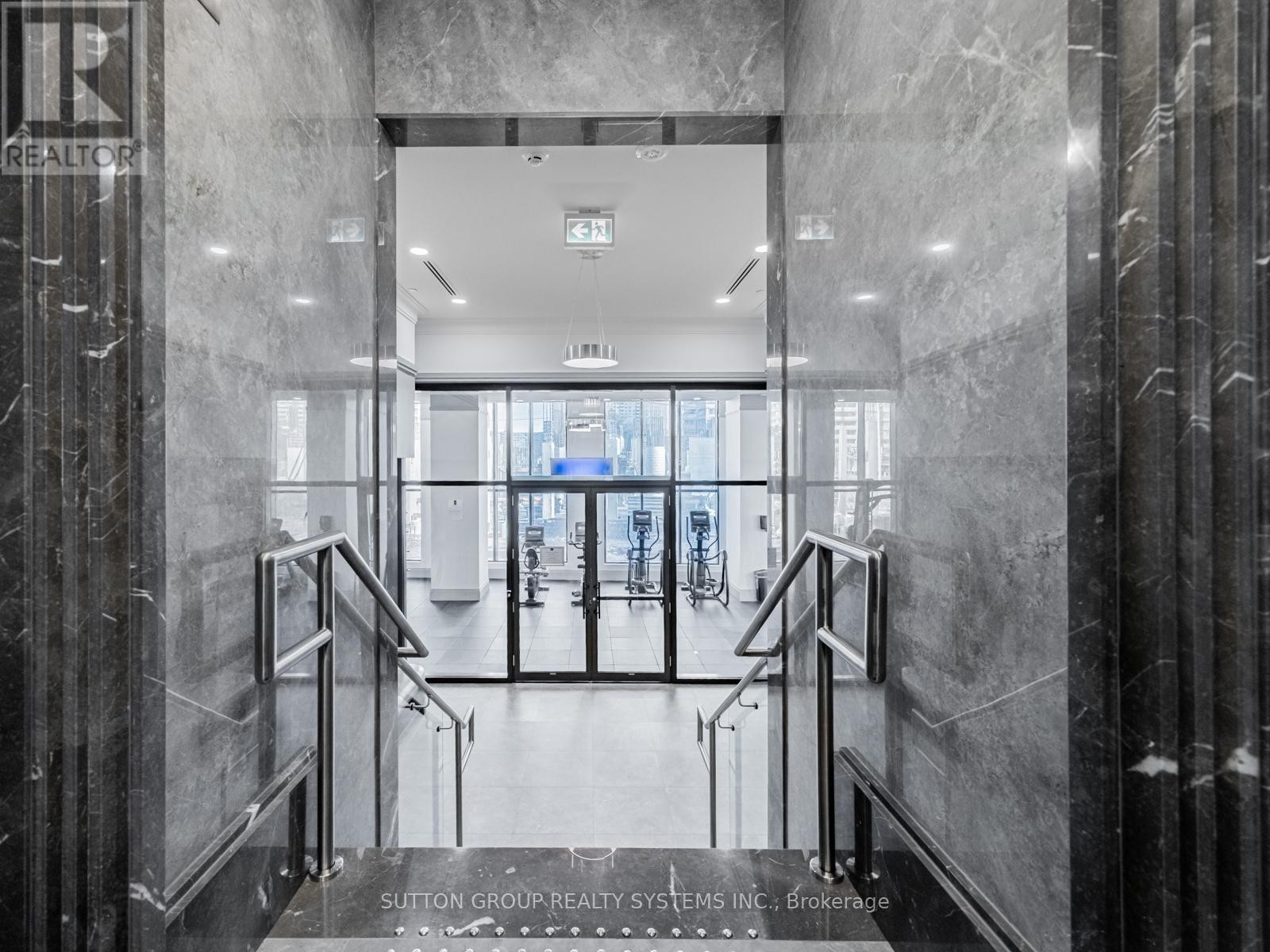 












3805 - 30 ELM DRIVE W

,
Mississauga (City Centre),




Ontario
L5B0N6

